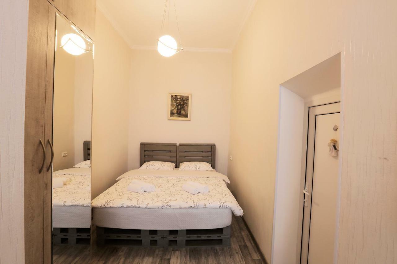 L&L Apartment Tbilisi Bagian luar foto